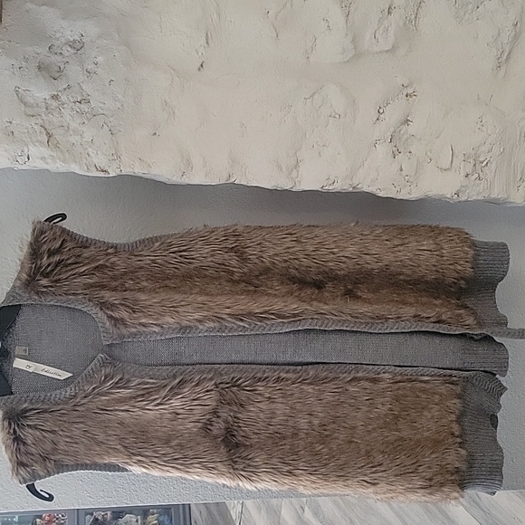 NY Collection Jackets & Blazers - NY Collectiion Faux Fur/Knit Vest